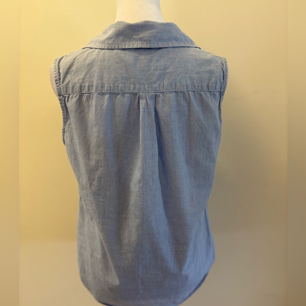 Small Petite Talbots Blue Chambray Sleeveless Button Down Shirt - Picture 8 of 10